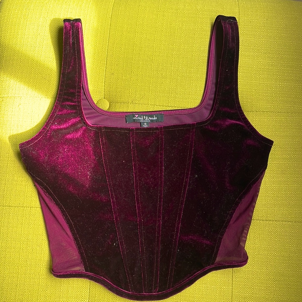 It’s really cute crop top